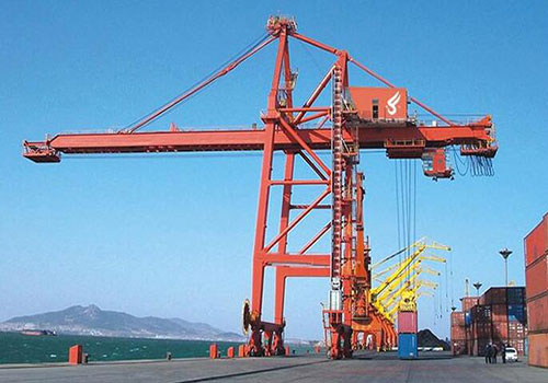 海洋石油平臺的類型對開采效率有何影響，哪種類型效率高？